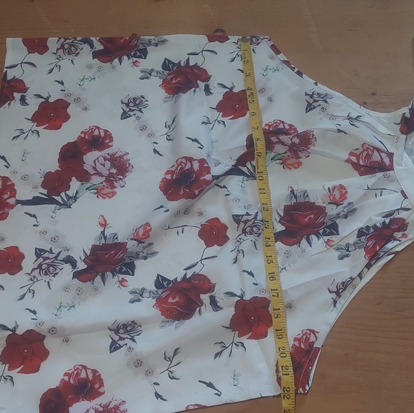 2 piece shorts and halter top summer outfit. - Picture 6 of 7